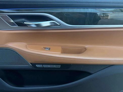 Used 2018 BMW 750i xDrive 750i xDrive Sedan 4D image 8