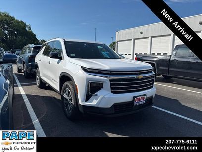 Used 2025 Chevrolet Traverse LT