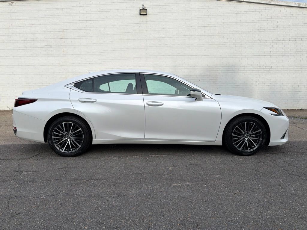 Used 2023 Lexus ES 250 w/ Premium Package w/ Premium Package AWD/4WD image 1