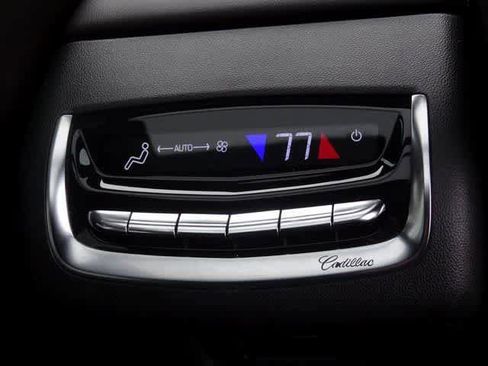 Used 2021 Cadillac XT6 Premium Luxury image 16