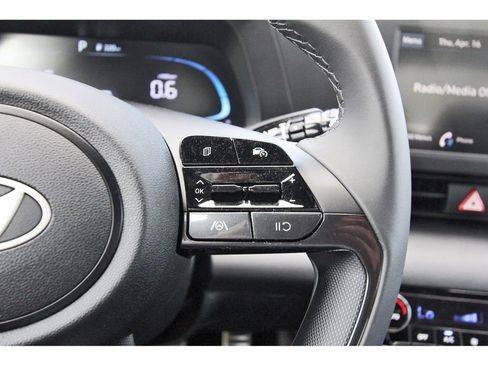 Used 2025 Hyundai Elantra Sport image 19