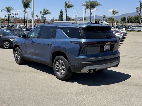 Used 2024 Chevrolet Traverse LT w/ Trailering Package AWD/4WD image 4