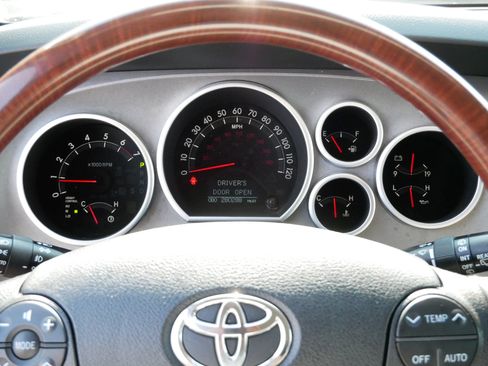 Used 2012 Toyota Sequoia Platinum AWD/4WD image 21