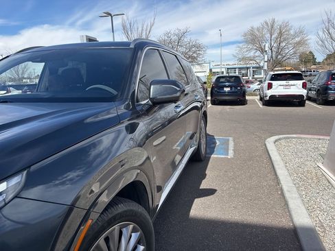 Used 2020 Hyundai Palisade Limited image 3