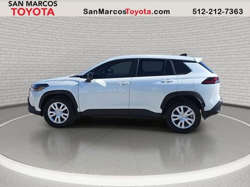 Used 2026 Toyota Corolla Cross L image 8