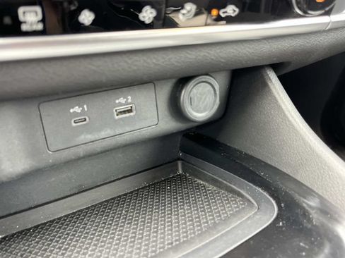 Used 2023 Nissan Rogue SV AWD/4WD image 34