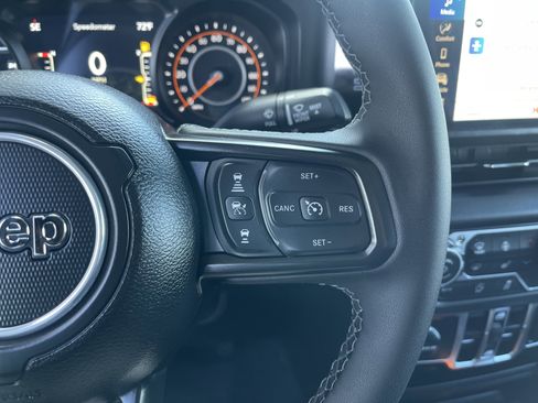 New 2025 Jeep Gladiator Sport image 36