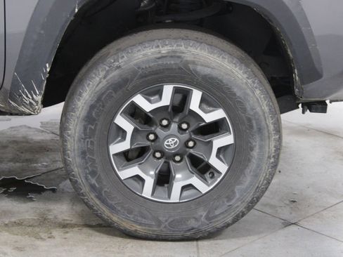 Used 2021 Toyota Tacoma TRD Off-Road image 13