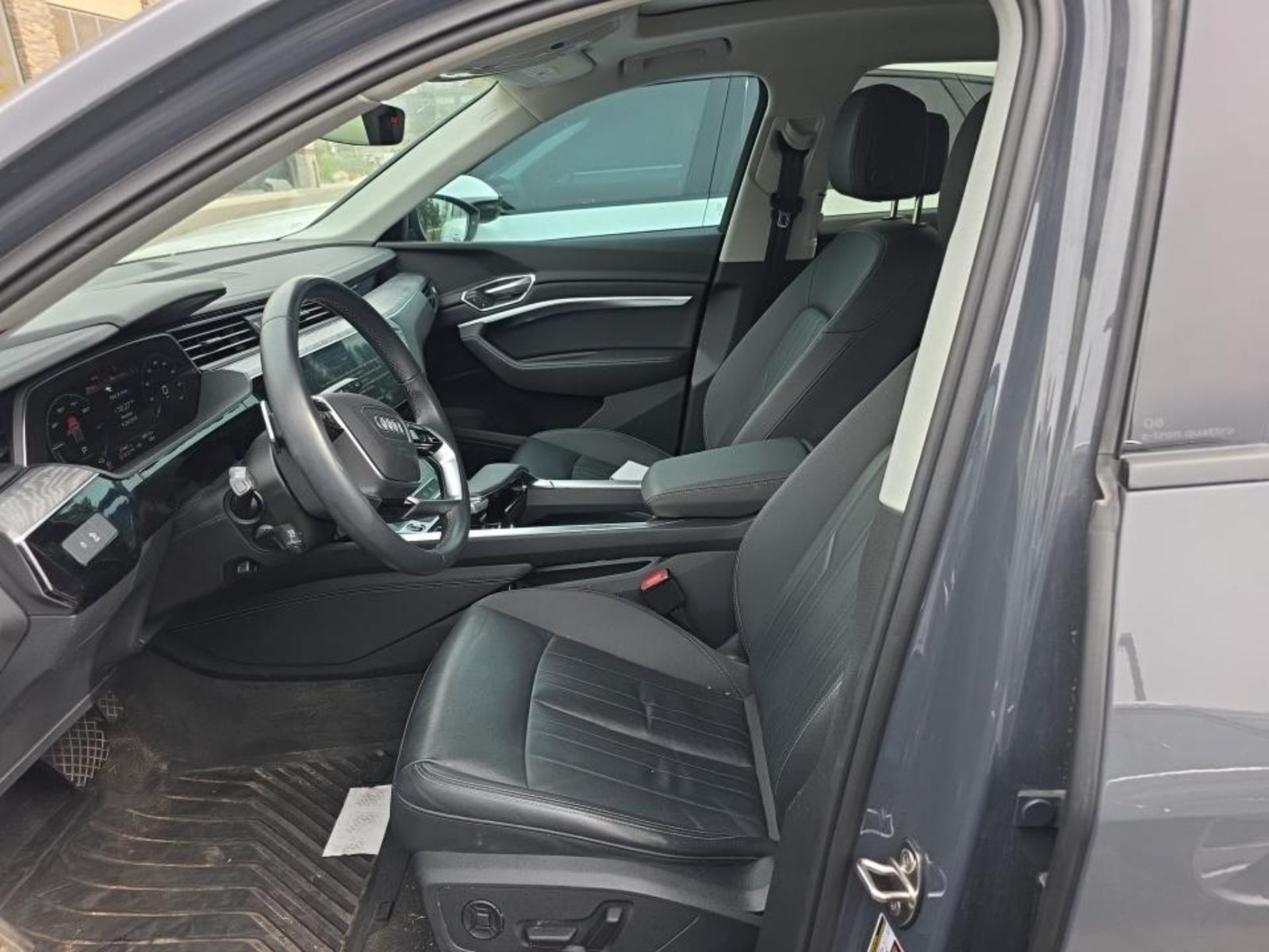 Used 2024 Audi Q8 e-tron Premium AWD/4WD image 16