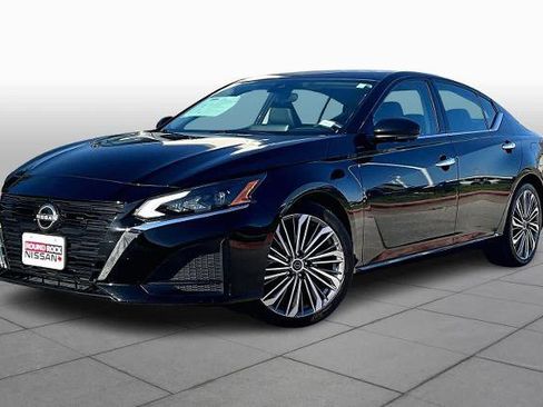 Certified 2024 Nissan Altima 2.5 SL image 1