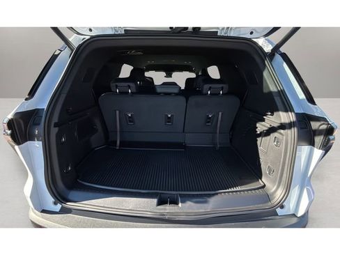 Certified 2025 Chevrolet Traverse LT image 31