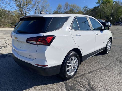 Used 2024 Chevrolet Equinox LS w/ Driver Confidence II Package AWD/4WD image 7