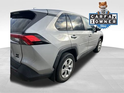Certified 2022 Toyota RAV4 LE AWD/4WD image 4
