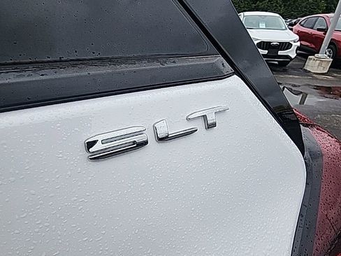 Used 2023 GMC Terrain SLT image 13