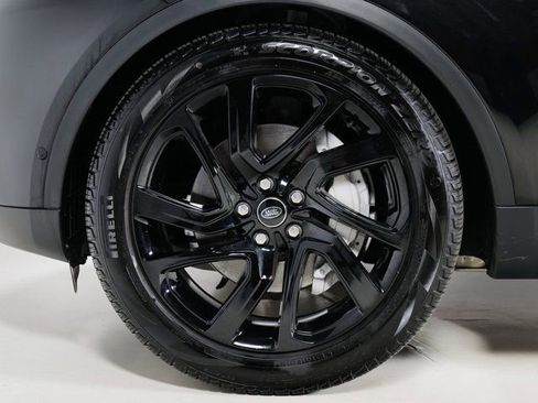 Used 2025 Land Rover Discovery S AWD/4WD image 9