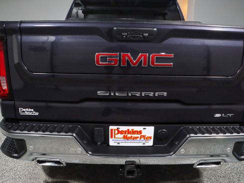 Used 2022 GMC Sierra 1500 SLT w/ SLT Premium Package AWD/4WD image 8