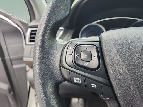 Used 2017 Toyota Camry LE image 11