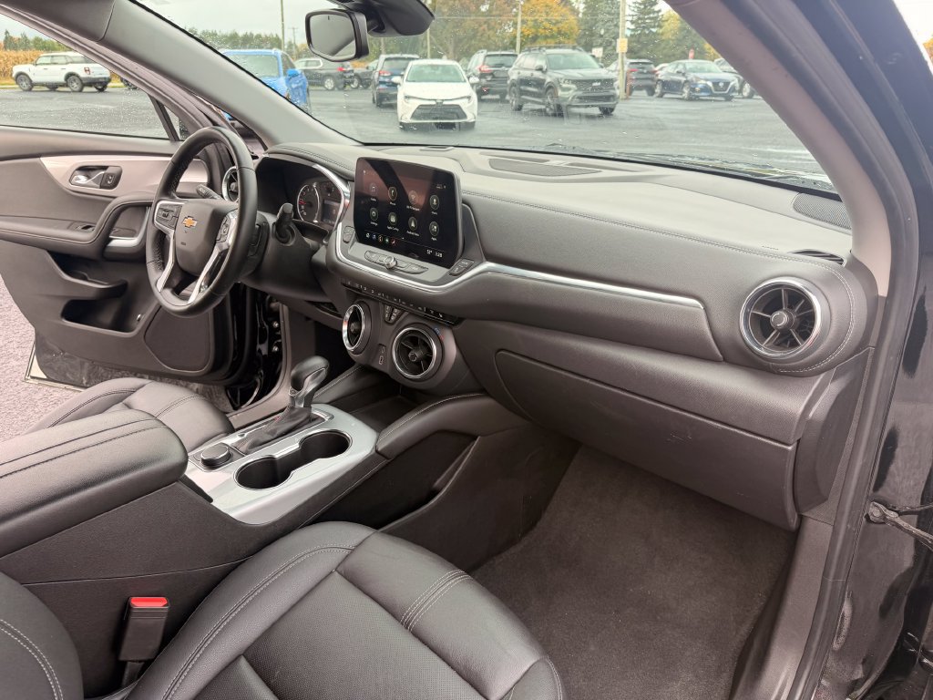 Used 2024 Chevrolet Blazer LT FWD image 32