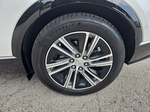 Used 2024 Cadillac Lyriq Luxury w/ LPO, Floor Liner Package RWD image 35