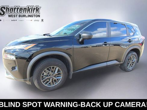 Used 2022 Nissan Rogue S image 1