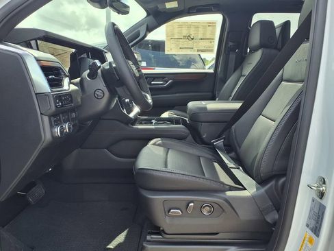 New 2026 GMC Yukon Denali w/ Denali Reserve Package AWD/4WD image 4
