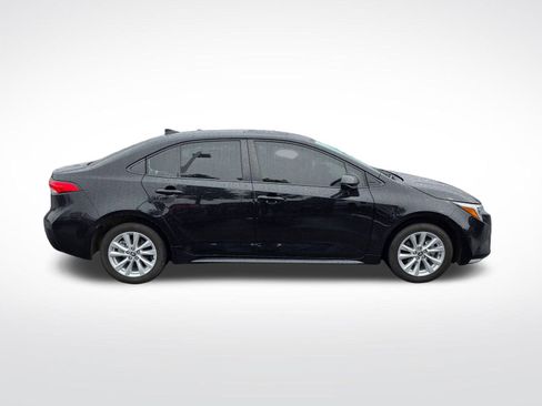 Used 2023 Toyota Corolla LE w/ LE Premium Package image 4