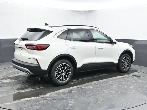 New 2026 Ford Escape SE FWD image 2