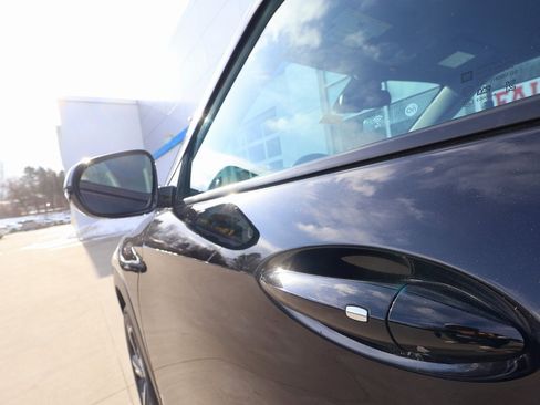 Used 2022 Chevrolet TrailBlazer RS w/ Technology Package image 10