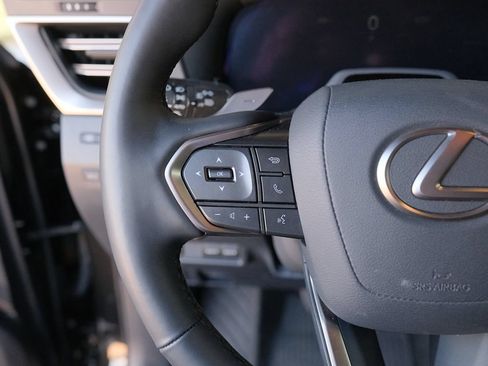 Used 2025 Lexus GX 550 AWD/4WD image 15