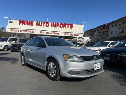 Used 2012 Volkswagen Jetta Sedan FWD image 1
