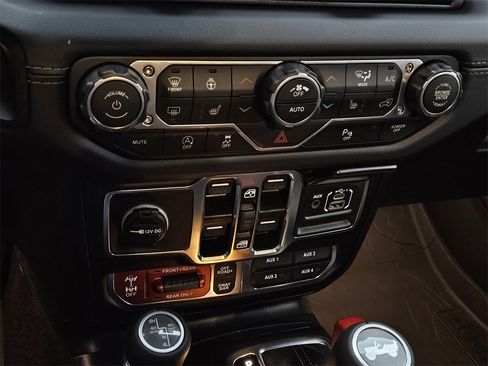 New 2025 Jeep Wrangler Unlimited Rubicon image 19