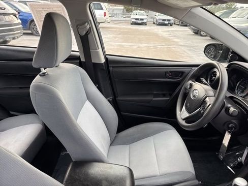 Used 2018 Toyota Corolla L image 11