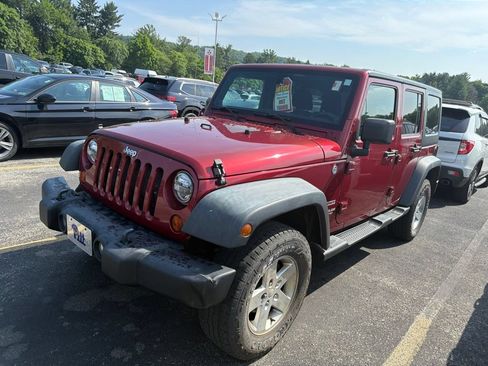 Used 2012 Jeep Wrangler Unlimited Sport AWD/4WD image 3