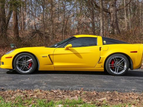 Used 2007 Chevrolet Corvette Z06 w/ Preferred Equipment Group image 3