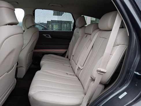 Certified 2023 Genesis GV80 2.5T image 10