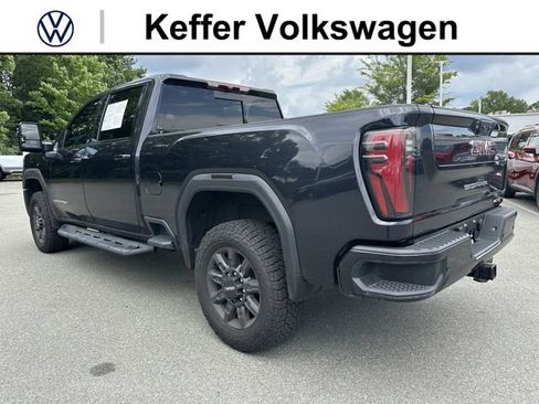 Used 2024 GMC Sierra 2500 AT4 w/ AT4 Preferred Package AWD/4WD image 3