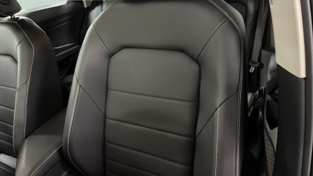 Certified 2023 Volkswagen Jetta SE w/ Panoramic Sunroof Package FWD image 20