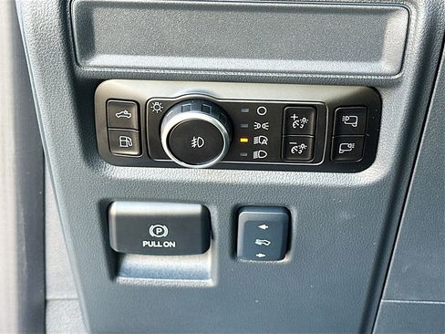 Used 2025 Ford F150 Platinum image 10