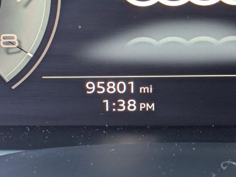 Used 2019 Audi Q8 Premium image 21