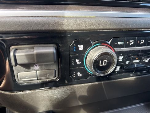 Used 2023 Chevrolet Silverado 1500 LTZ image 21