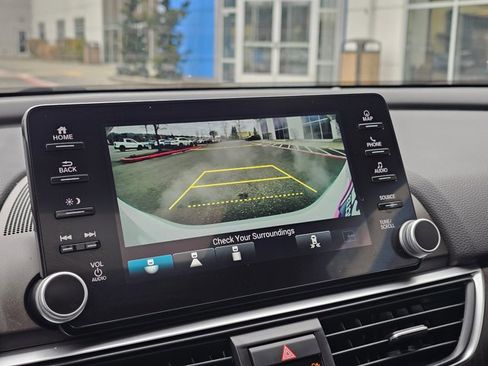 Used 2020 Honda Accord Touring image 24