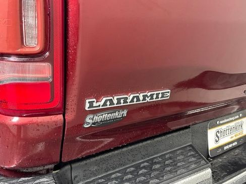 Used 2019 RAM 1500 Laramie AWD/4WD image 14