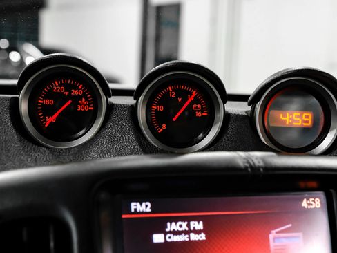 Used 2013 Nissan 370Z Touring image 30