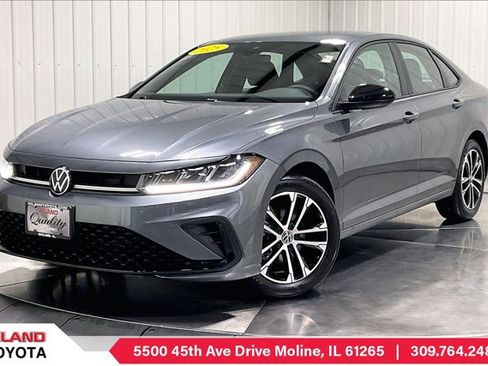 Used 2025 Volkswagen Jetta Sport FWD image 1