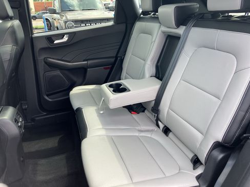 Used 2024 Ford Escape Platinum AWD/4WD image 31