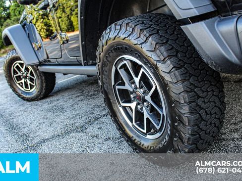 Used 2025 Jeep Wrangler Unlimited Rubicon AWD/4WD image 13
