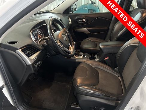 Used 2018 Jeep Cherokee Latitude Plus w/ Cold Weather Group image 10