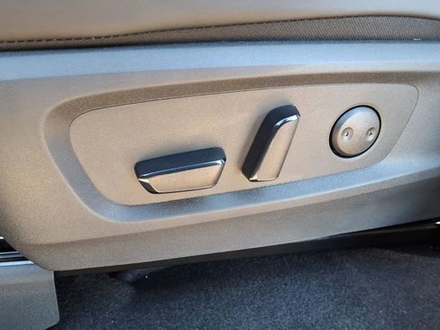 New 2026 Nissan Pathfinder SL image 25