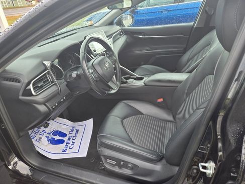 Used 2023 Toyota Camry SE image 6