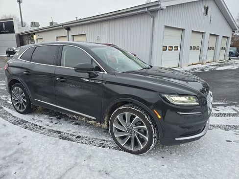 Used 2022 Lincoln Nautilus Reserve w/ Equipment Group 201A image 3